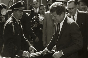 Завеса секретности с тайны убийства Кеннеди наконец снята — опубликованы документы секретных служб 