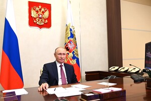 Поки Путін залишається при владі, Росія становитиме загрозу для своїх сусідів — The Economist 