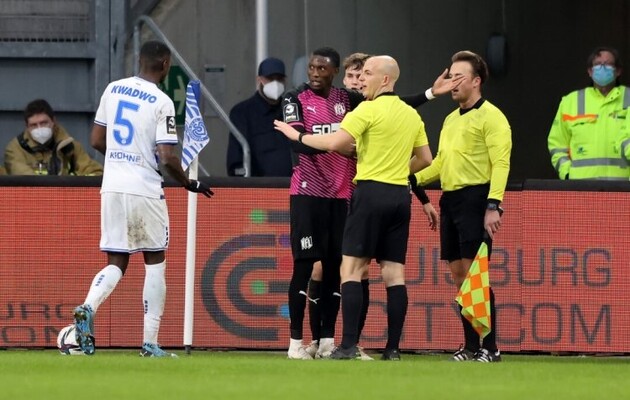 Суддя вирішив не продовжувати матч