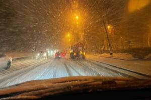 В Киеве сильный снегопад – центр города сковали пробки