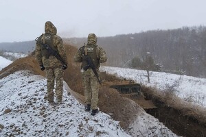 Границу с Россией продолжают укреплять даже в морозы —  видео