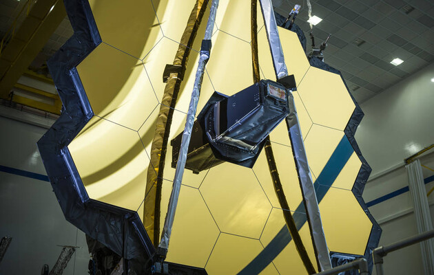 Найбільший в світі космічний телескоп James Webb запустять у космос 24 грудня — NASA