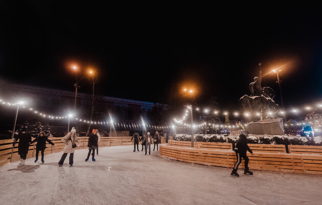 У зимовий час покататися на ковзанах можна на свіжому повітрі