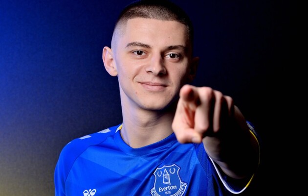 Миколенко підписав із "Евертоном" довгостроковий контракт