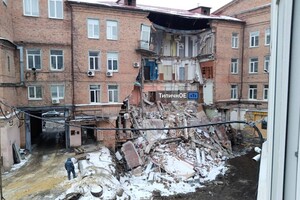 Момент обвалу будівлі у Харкові потрапив на відео