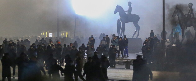 У результаті протестів в Алмати за медичною допомогою звернулися близько 200 осіб