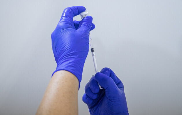 Италия ввела обязательную вакцинацию от COVID-19 для людей старше 50 лет