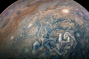 Ученые рассказали, как появляются гигантские циклоны на Юпитере
