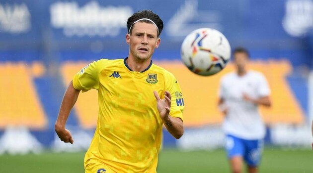 Гуаль вперше покинув Іспанію