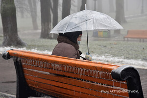 В Україні очікується мокрий сніг та поривчастий вітер