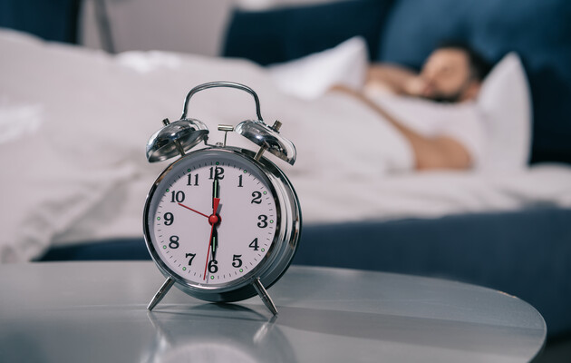 Дефіцит сну негативно впливає на ходу — The Guardian