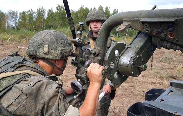 Россия усилила разведку у границ Украины и начали военные учения в Крыму