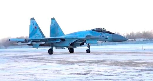 Росія перекинула  до Білорусії винищувачі Су-35