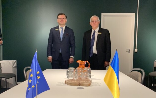 Главы дипломатии Украины и ЕС провели телефонные переговоры