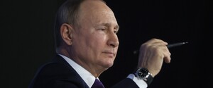 Путин поручил организовать соцвыплаты жителям ОРДЛО. В МИД Украины отреагировали