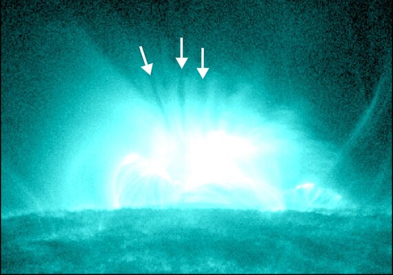 Ученые узнали, как появляются "темные пальцы" на Солнце