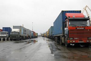 Україна і Польща домовилися поліпшити умови для вантажних перевезень