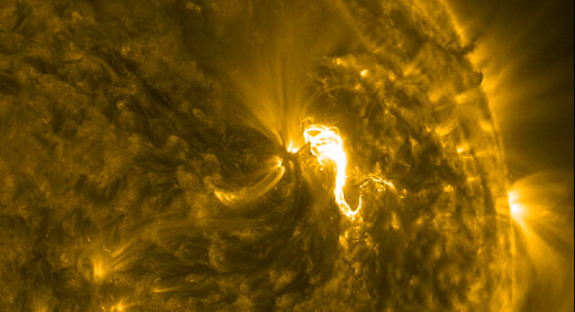 Вспышка на Солнце длилась четыре часа