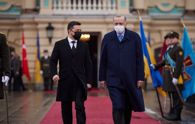 Зеленский поблагодарил Эрдогана за предложение посредничества в переговорах между Украиной и Россией