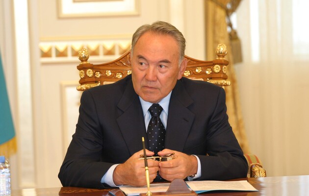 Назарбаева лишили права пожизненного председательства в Совбезе Казахстана