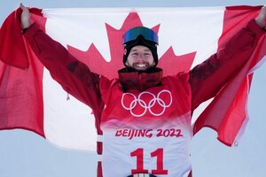 Канадский сноубордист завоевал золото Олимпиады-2022 после победы над онкологией