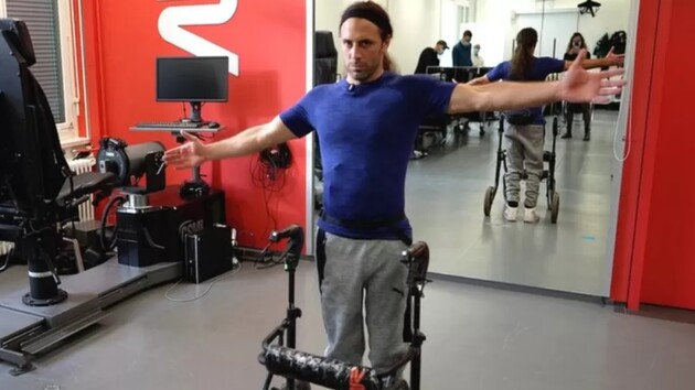 Імплант повернув паралізованому чоловікові здатність ходити