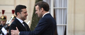 Одним из ключевых вопросов во время переговоров с Макроном был мирный процесс – Зеленский
