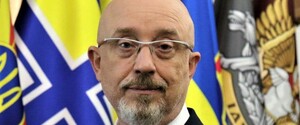 10 из большой стаи птиц уже в Украине 