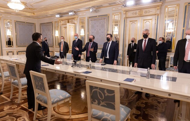Зустріч Зеленського з міністрами. Корчок другий справа.