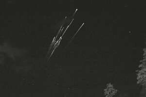 Частина супутників Starlink згоріла в атмосфері, астрономи зняли це на відео