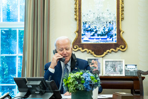 Байден провел телефонный разговор с мировыми лидерами по Украине