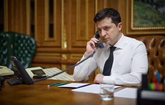 Президент Украины в воскресенье проведет телефонный разговор с Байденом