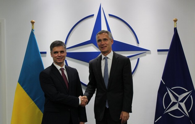 Україна може відмовитися від вступу до НАТО — Пристайко