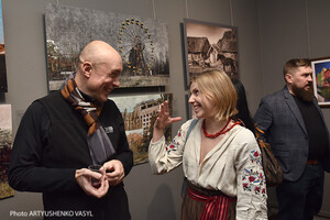 Жизнь во время перемен: в Киевской картинной галерее открылась выставка украинской художественной фотографии - фоторепортаж