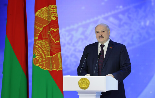 Лукашенко розповів, за якої умови залишиться 