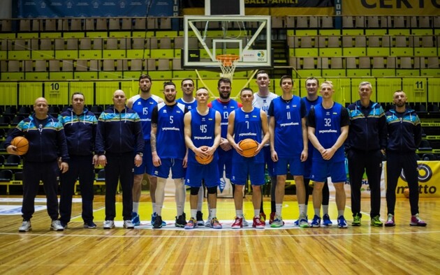 Збірна України має провести два матчі з Іспанією (фото - fbu.ua)