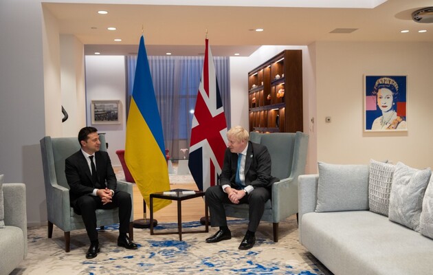 Великобританія готова збільшити військову допомогу Україні