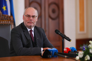 Россия должна немедленно отозвать свои войска с территории Украины – президент Эстонии