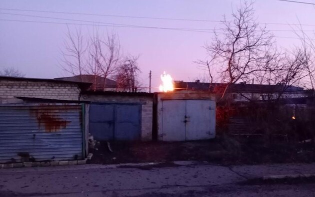 Из-за обстрелов со стороны ОРДЛО около 200 домов в Новолуганском остались без газа 