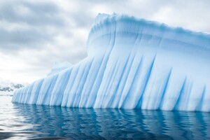 Льодовики Гренландії тануть «знизу вгору», що прискорює їхнє витончення – вчені