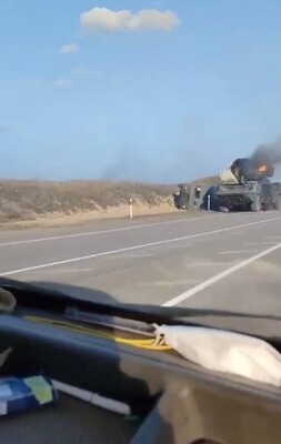 Російські окупанти стріляють по цивільних машинах під Херсоном