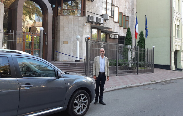 Франция направила элитное полицейское подразделение для охраны своего посольства в Киеве
