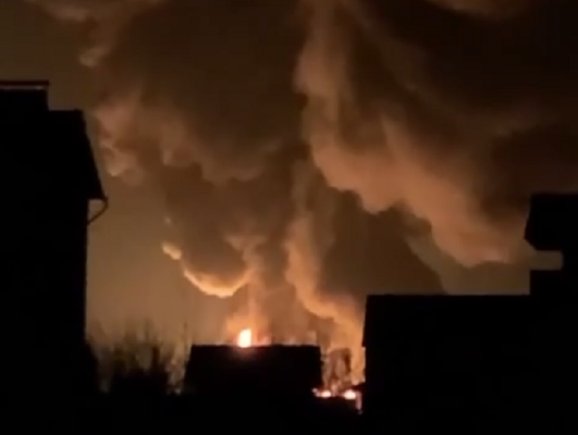 Из горящей под Васильковым нефтебазы работники спасли 23 вагона с горючим