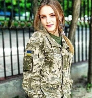В боях за Украину погибла первая украинская женщина-летчик Наталья Пераков