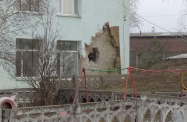 За дні війни в Україні пошкоджено понад 80 навчальних закладів та лікарень