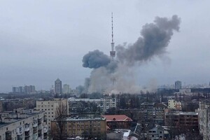 Російські окупанти обстріляли телевежу у Києві, є поранені та загиблі