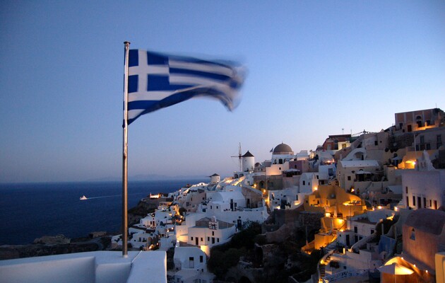 Греция больше не будет принимать на постоянное жительство граждан РФ