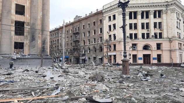 «Они могут бросать бомбы на наши площади, но не разбомбят наш дух»: Вакарчук записал видео в Харькове