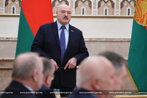 Лукашенко утверждает, что белорусская армия якобы не участвовала в войне РФ против Украины