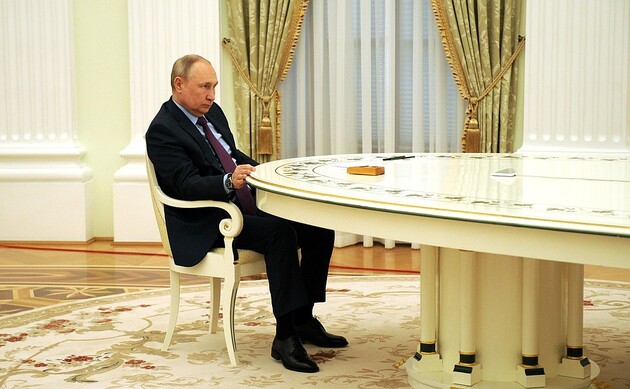 У Кремлі відмовилися від прямих переговорів Путіна із президентом України Володимиром Зеленським